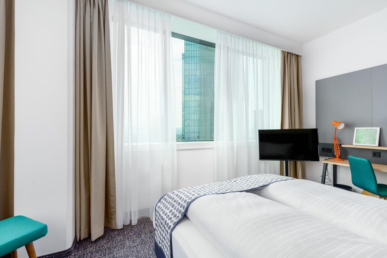 Clarion South Wenen